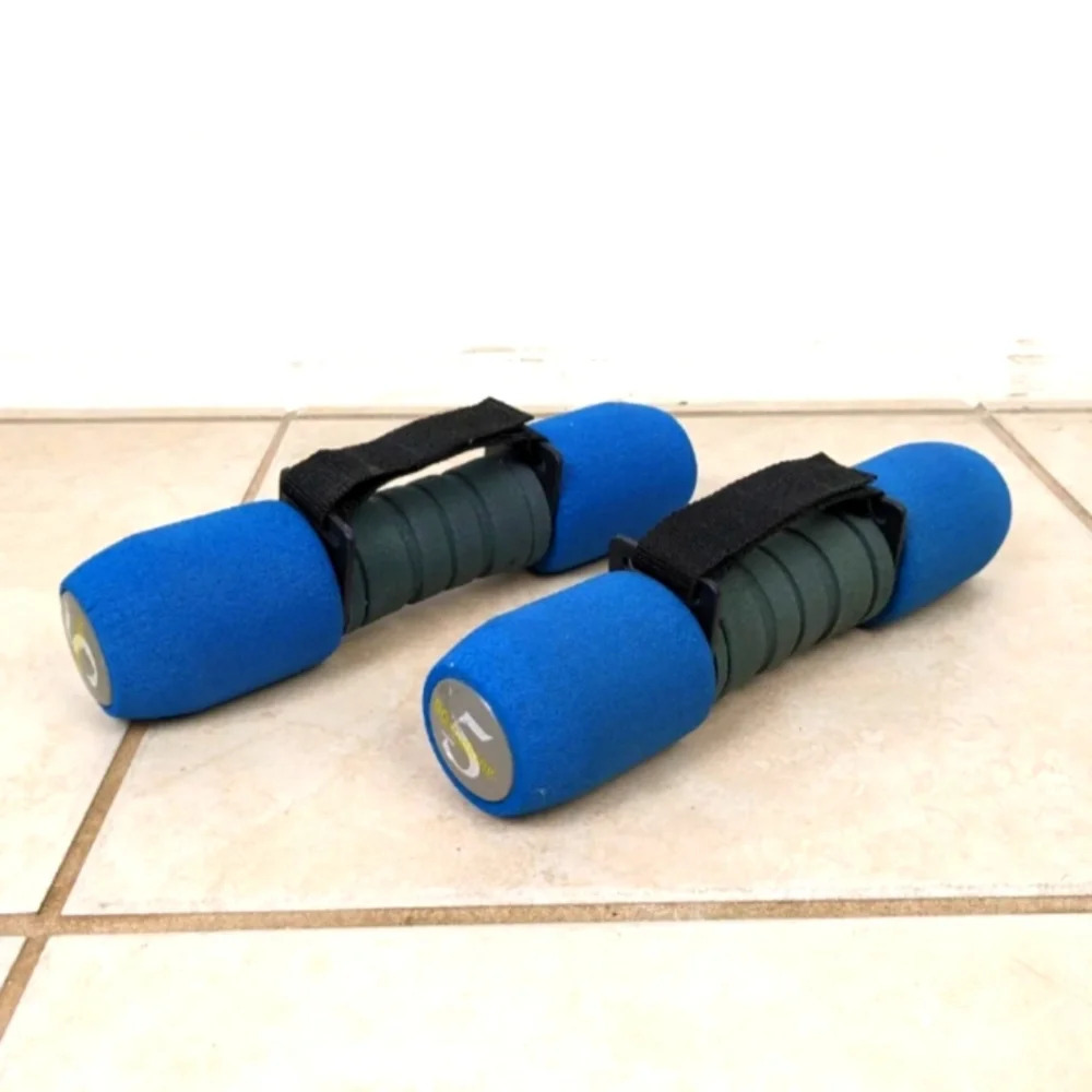 workout dumbbells and 2 jump ropes